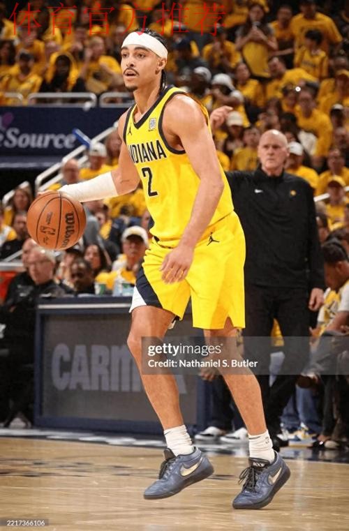 瑞安-内姆布哈德穿着BOOK1，得到14分4篮板11助攻